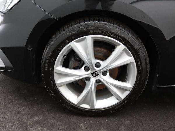 Seat Leon ST FR 1.5 eTSI DSG / Navi, Matrix, RFK, ACC
