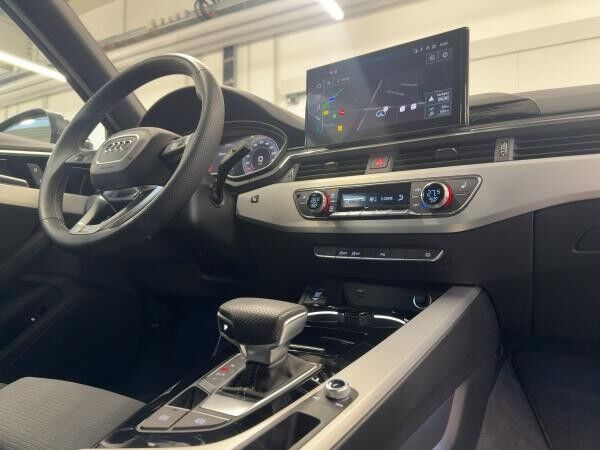 Audi A4 Avant S line 2.0 TFSI AHK LED Kamera ACC Navi