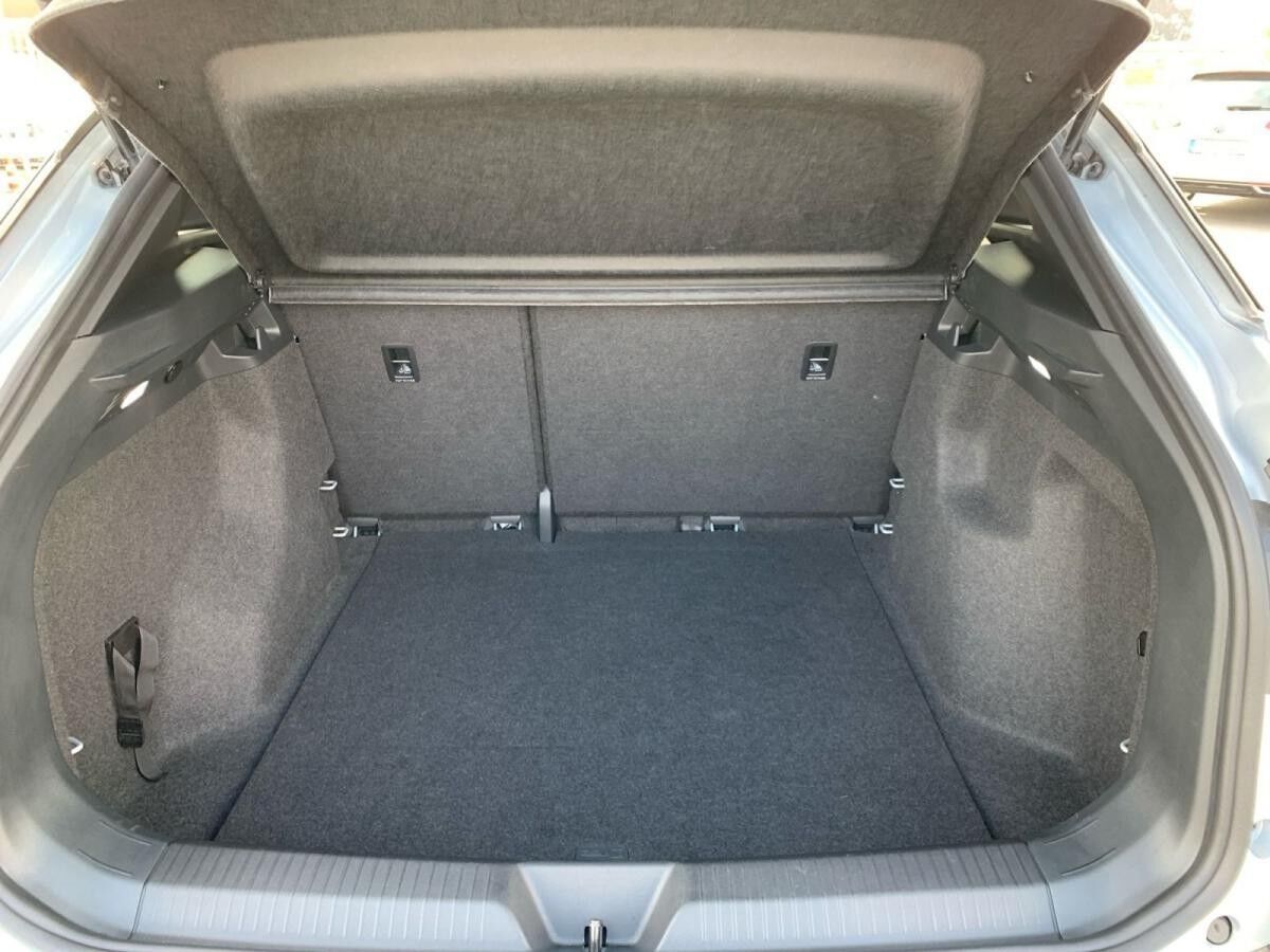 Volkswagen ID.4 Pure +NAVI+RFK+LED+ACC+SHZ