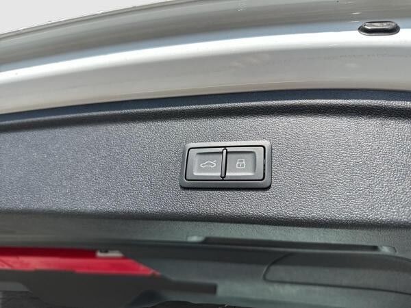 Audi S3 Sportback LEDER eSITZE NAVI+ AUDI-SOUND