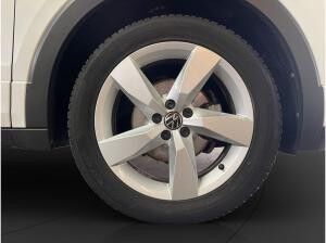 Volkswagen T-Cross 1.0 TSI Style R-Line LED LM 17" Navi PDC+RFK ACC