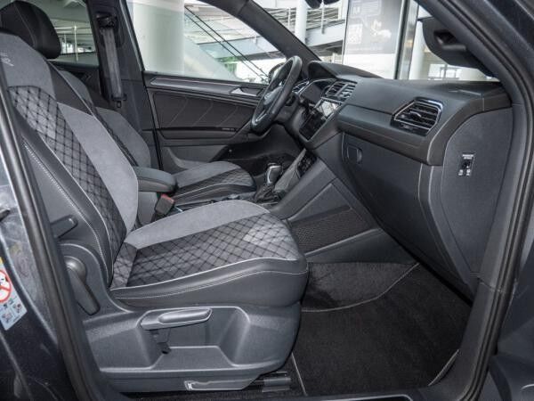 Volkswagen Tiguan Allspace 2.0 TDI 4M R-Line 7-Sitz Black-Style