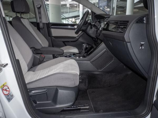 Volkswagen Touran 2.0 TDI DSG Highline 7-Sitzer AHK 1,99 %