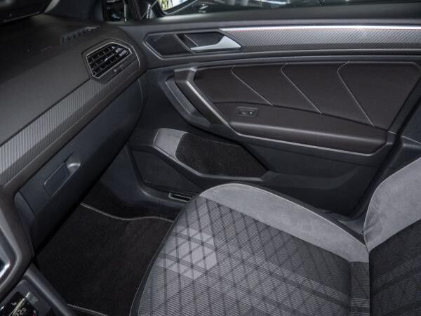 Volkswagen Tiguan Allspace 2.0 TDI 4M R-Line 7-Sitz Black-Style