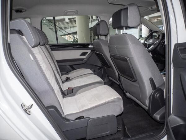 Volkswagen Touran 2.0 TDI DSG Highline 7-Sitzer AHK 1,99 %