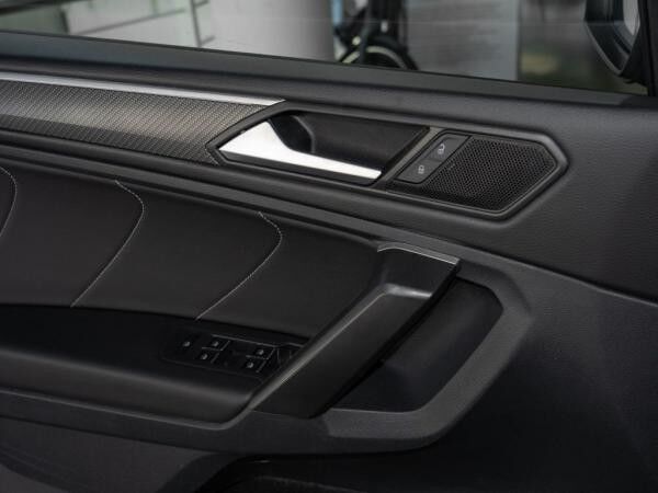 Volkswagen Tiguan Allspace 2.0 TSI 4M R-Line Black DCC AHK