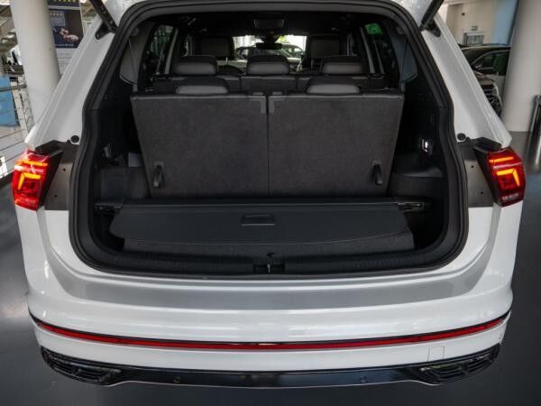 Volkswagen Tiguan Allspace 2.0 TSI 4M R-Line Black DCC AHK