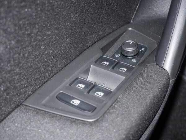 Volkswagen Tiguan Allspace 1.5 TSI Life 7Sitzer AHK LED Nav