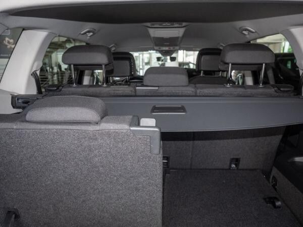 Volkswagen Tiguan Allspace 1.5 TSI Life 7Sitzer AHK LED Nav