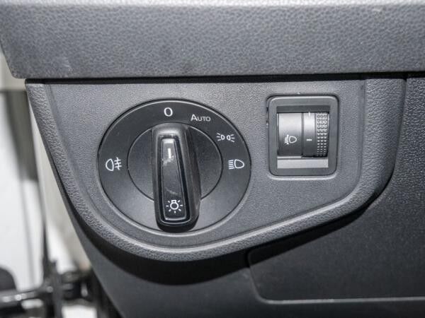 Volkswagen Polo 1.0 TSI DSG Life Sitzhzg APP PDC