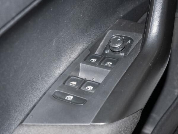 Volkswagen Polo 1.0 TSI DSG Life Sitzhzg APP PDC