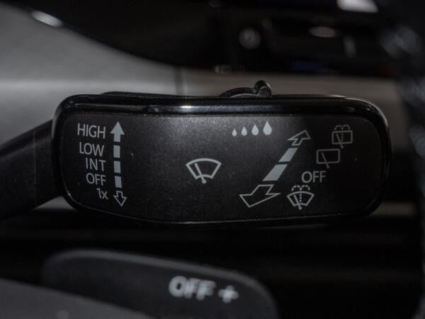 Volkswagen Golf VIII Variant 1.5 eTSI Life Nav Standhzg. LED