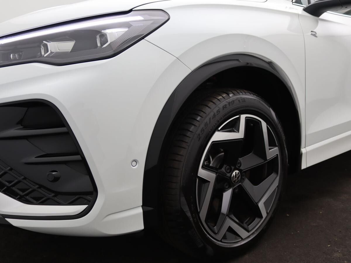 Volkswagen Tiguan R-Line 2.0 TDI 4M DSG / Pano, AHK, LED+