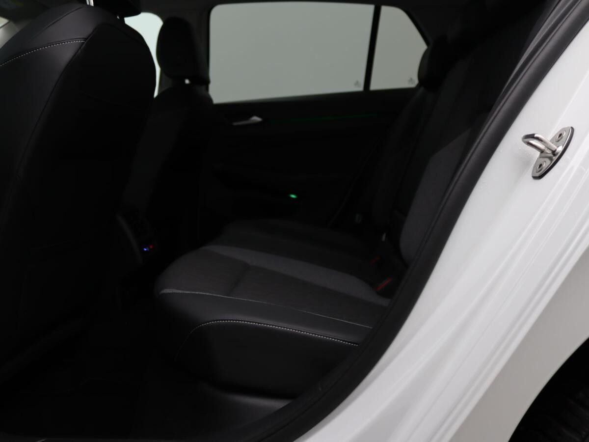 Volkswagen Golf VIII Goal 1.5eTSI DSG / Navi, App, LED, RFK