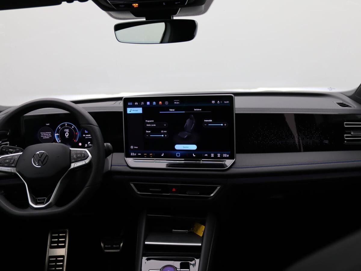 Volkswagen Tiguan R-Line 2.0 TDI 4M DSG / Pano, AHK, LED+