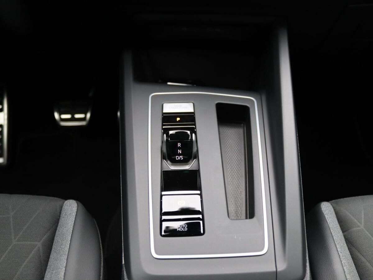 Volkswagen Golf VIII Goal 1.5eTSI DSG / Navi, App, LED, RFK