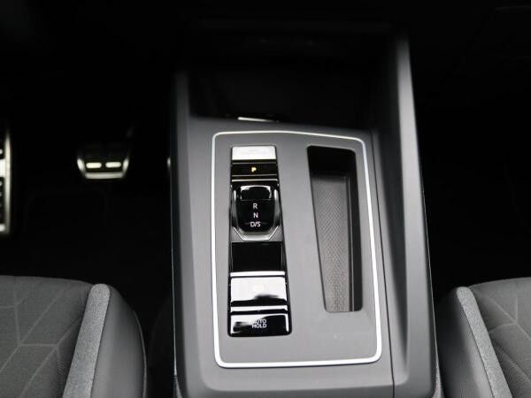 Volkswagen Golf VIII Goal 1.5eTSI DSG / Navi, App, LED, RFK