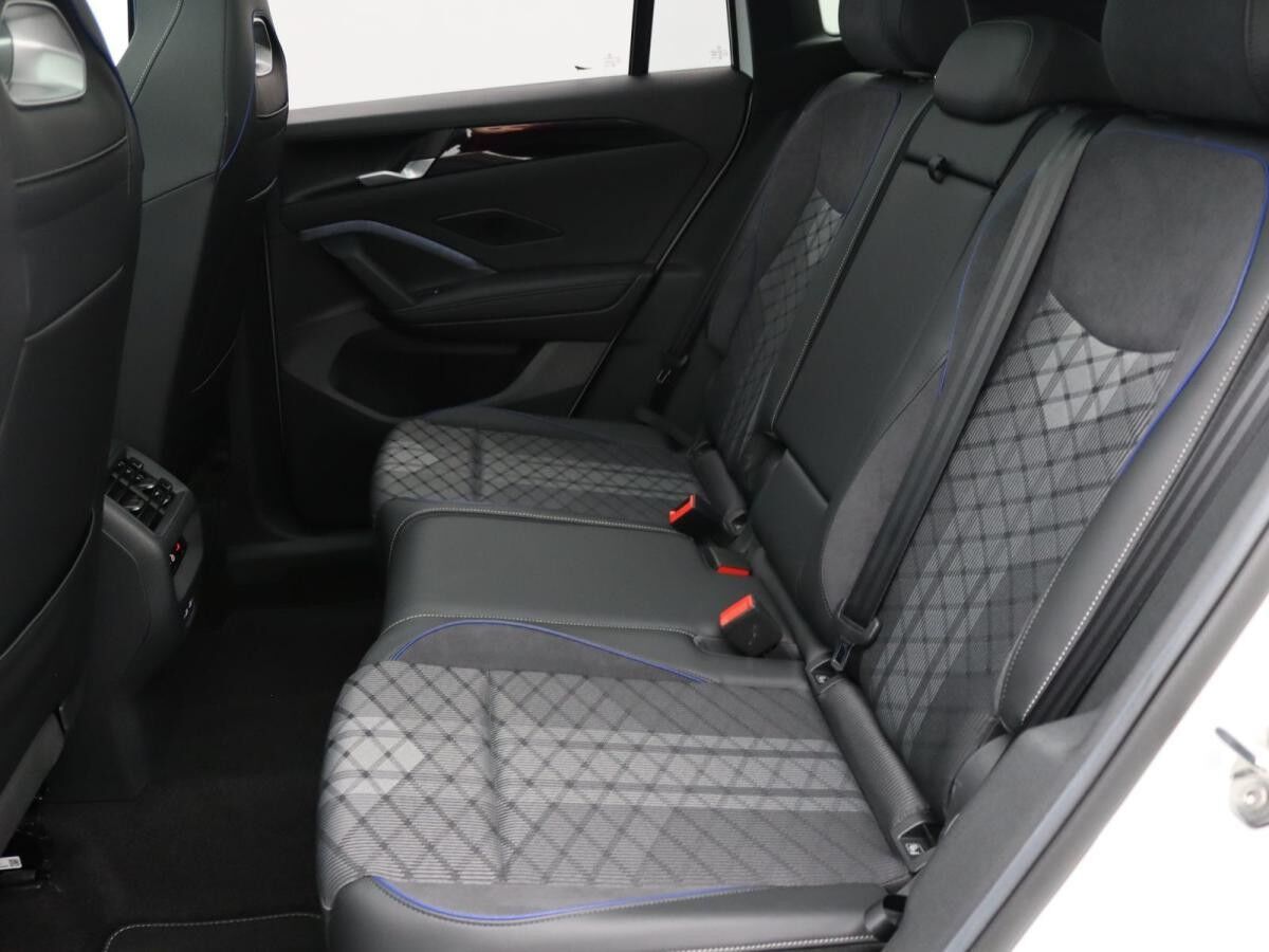 Volkswagen Tiguan R-Line 2.0 TDI 4M DSG / Pano, AHK, LED+