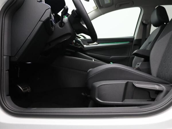 Volkswagen Golf VIII Goal 1.5eTSI DSG / Navi, App, LED, RFK