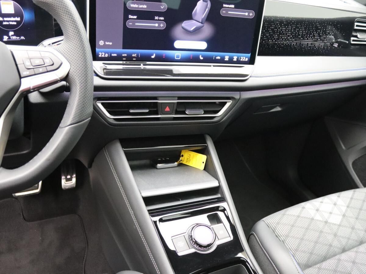 Volkswagen Tiguan R-Line 2.0 TDI 4M DSG / Pano, AHK, LED+