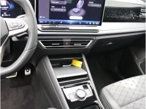 Volkswagen Tiguan R-Line 2.0 TDI 4M DSG / Pano, AHK, LED+