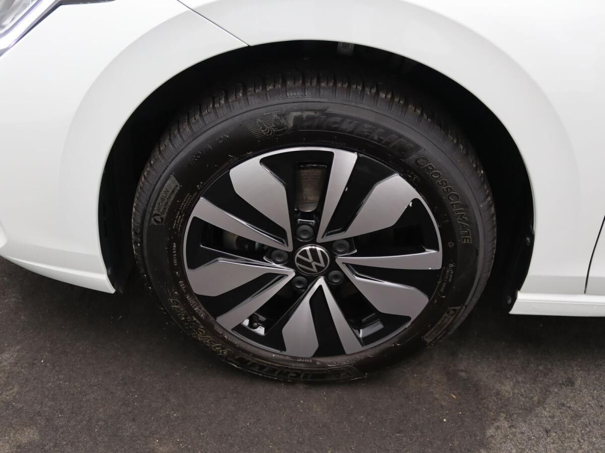 Volkswagen Golf VIII Goal 1.5eTSI DSG / Navi, App, LED, RFK