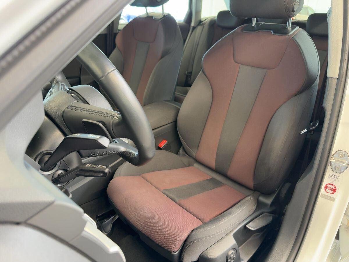 Audi A4 Avant Advanced 30 TDI LED Kamera Navi DAB