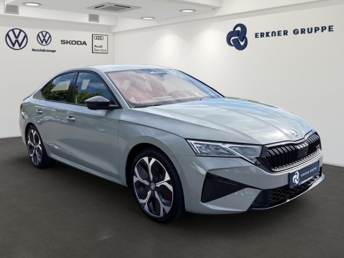 Skoda Octavia Limousine 2.0 TSI DSG 4x4 RS +ACC+BHZFS+360°+NAVI+SHZ+