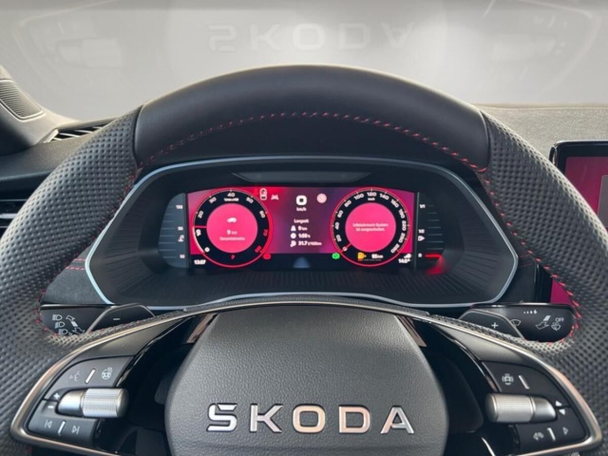 Skoda Octavia Limousine 2.0 TSI DSG 4x4 RS +ACC+BHZFS+360°+NAVI+SHZ+