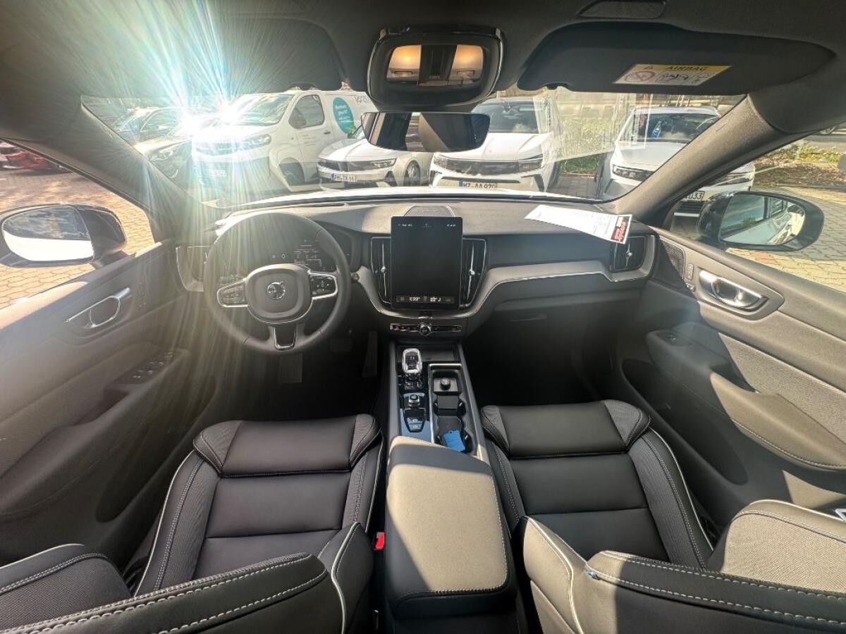 Volvo XC60 T6 AWD Plus Black Edition+LagomPak.+SOFORT