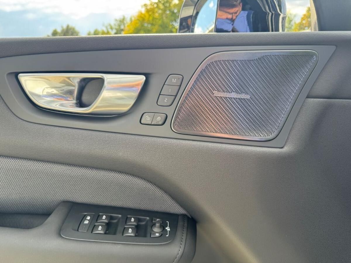 Volvo XC60 T6 AWD Plus Black Edition+LagomPak.+SOFORT