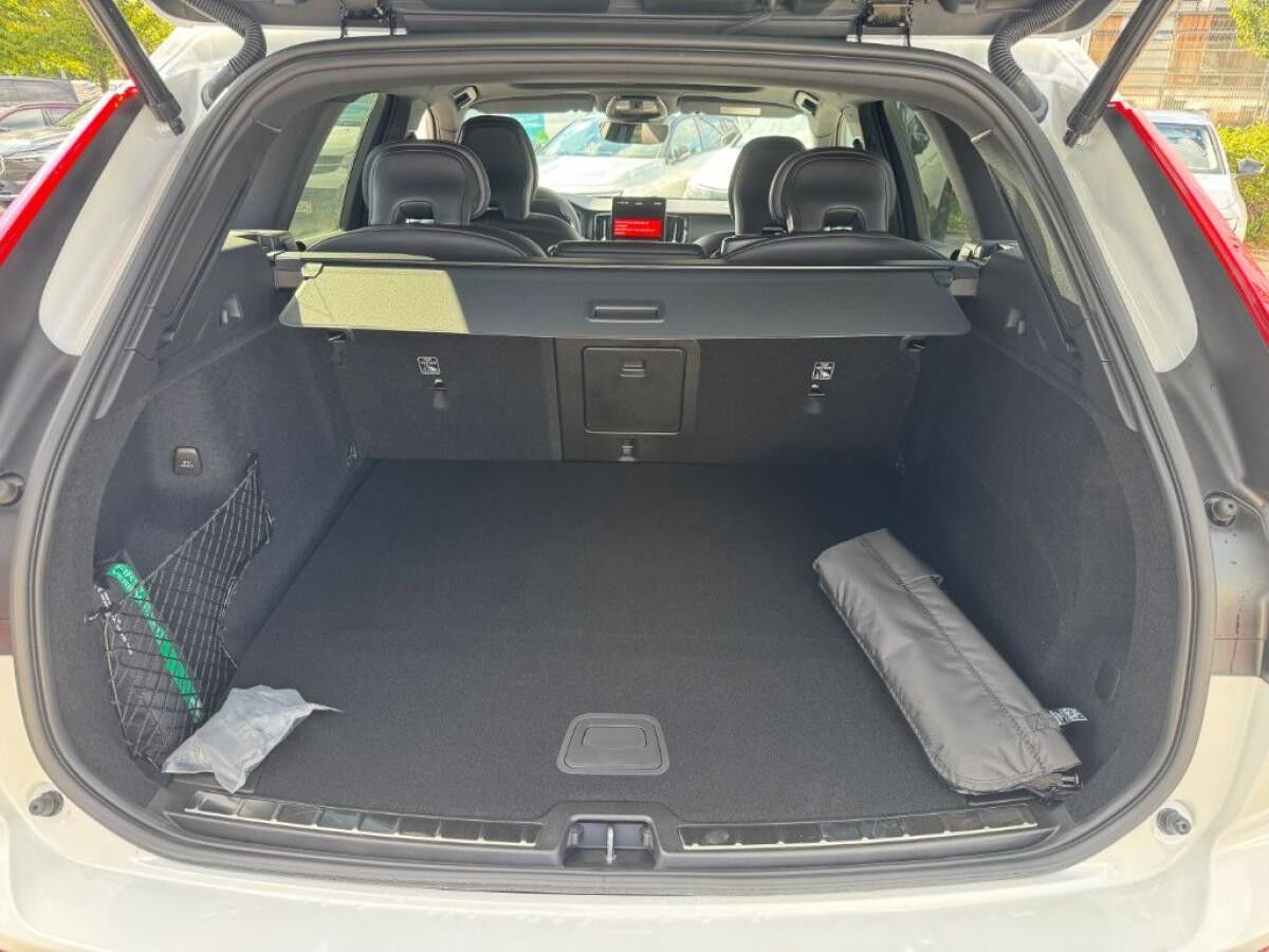 Volvo XC60 T6 AWD Plus Black Edition+LagomPak.+SOFORT