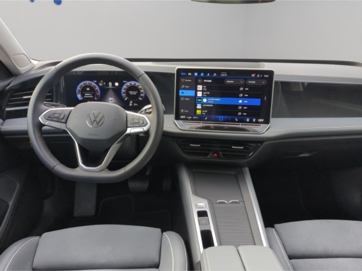 Volkswagen Passat Business 1.5 eTSI DSG, ACC,IQ.DRIVE,RFK,AHK,SHZ