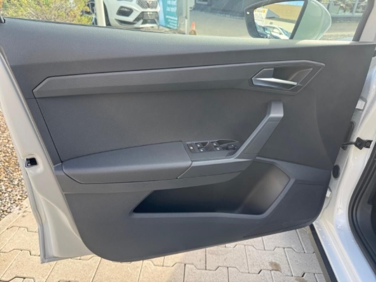 Seat Arona Road Edition 1.0 TSI DSG LED PDC SHZ NAVI KLIMA