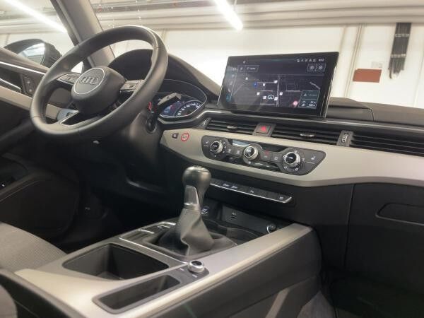 Audi A4 Limousine 35 TFSI Navi Sitzheizung Einparkhilfe v+h