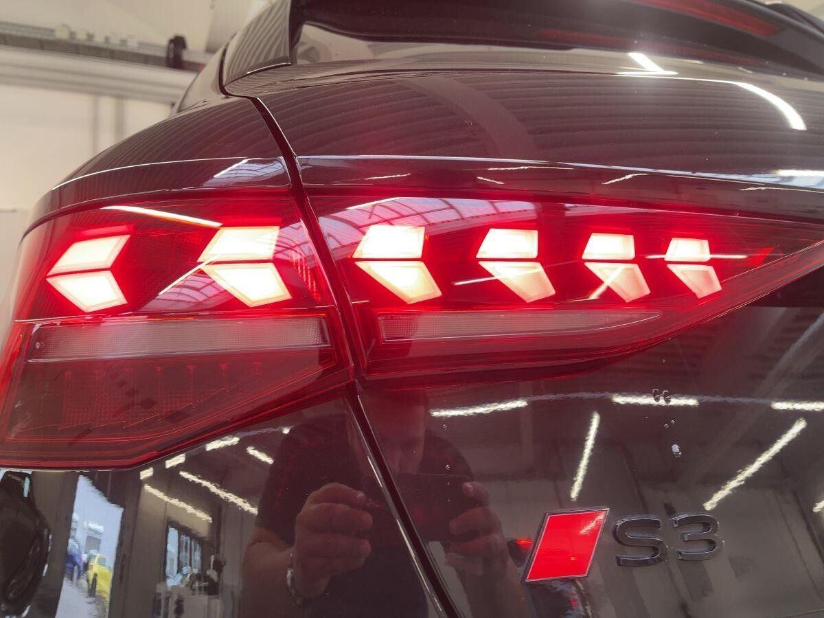 Audi S3 Sportback 2.0 TFSI Kamera ACC LED virtual Teilleder