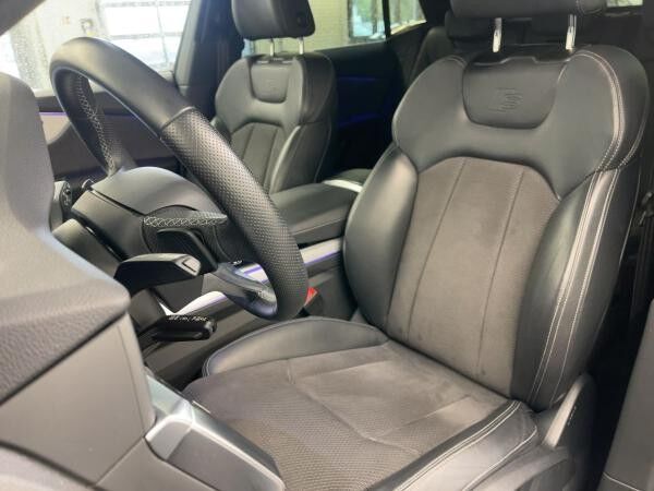 Audi Q8 S line 55 TFSI quattro Pano Matrix AHK B&O Kamera
