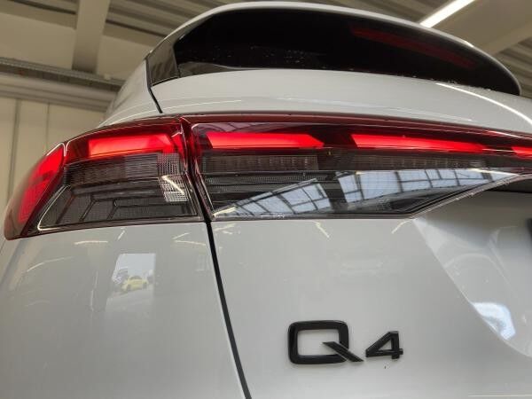 Audi Q4 e-tron 45 edition S-line Matrix Kamera AHK Navi virtual