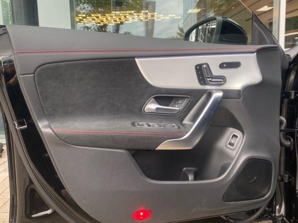 Mercedes-Benz CLA 220 4M Coupe AMG Multibeam Pano 360°-Kamera