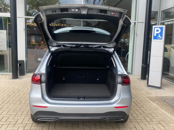 Mercedes-Benz B 200 Progressive Multibeam Rückfahrkamera AHK