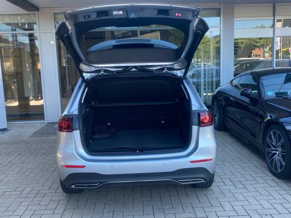 Mercedes-Benz B 180 Progressive Multibeam Rückfahrkamera AHK