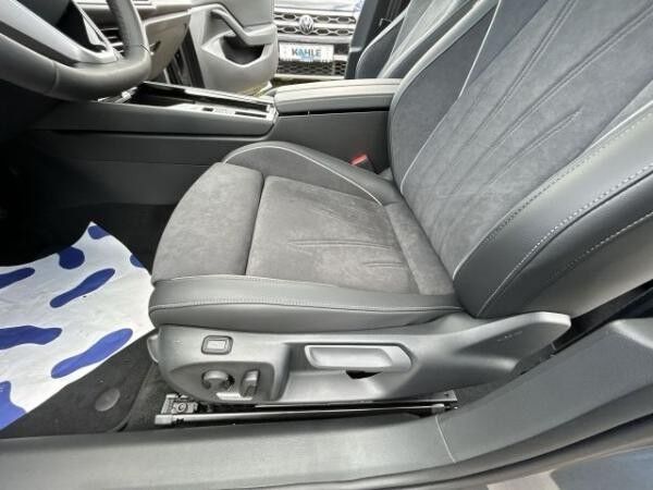 Volkswagen Passat Elegance 1.5l eHybrid DSG CarPlay Hyb.