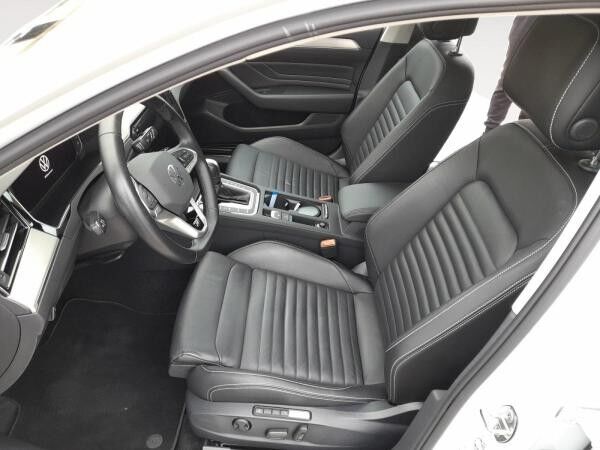 Volkswagen Passat Variant 2.0 TDI R-Line AHK Matrix STH Pano
