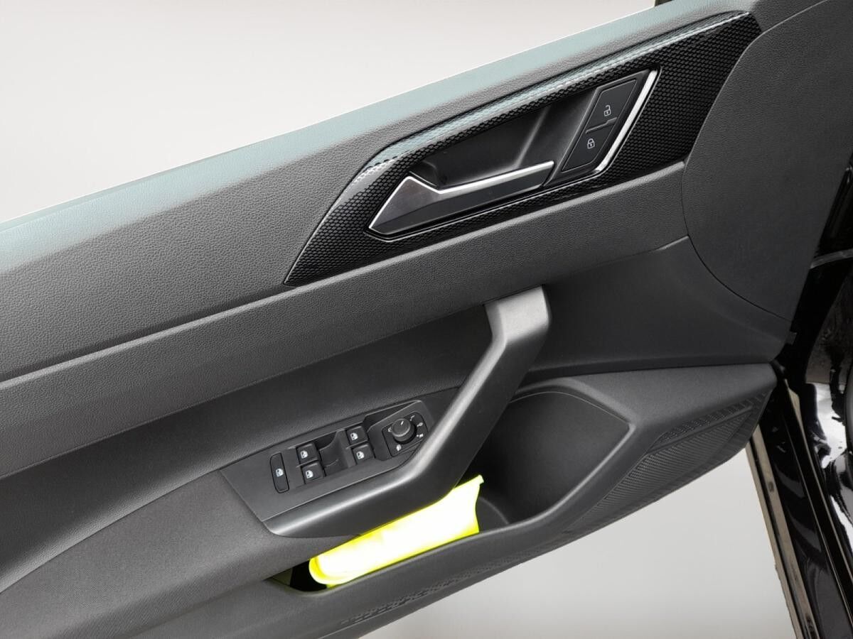 Volkswagen Polo VI 1.0 TSI Life Navi SHZ ACC CarPlay