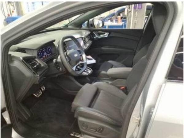 Audi e-tron Q4 (F4B)