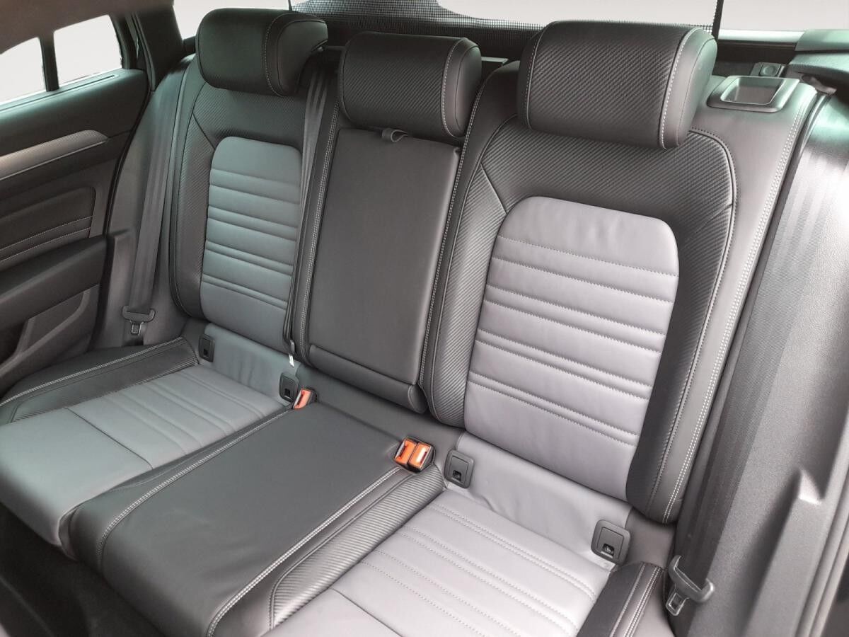 Volkswagen Passat Variant 2.0 TDI Elegance R-Line AHK STHZG