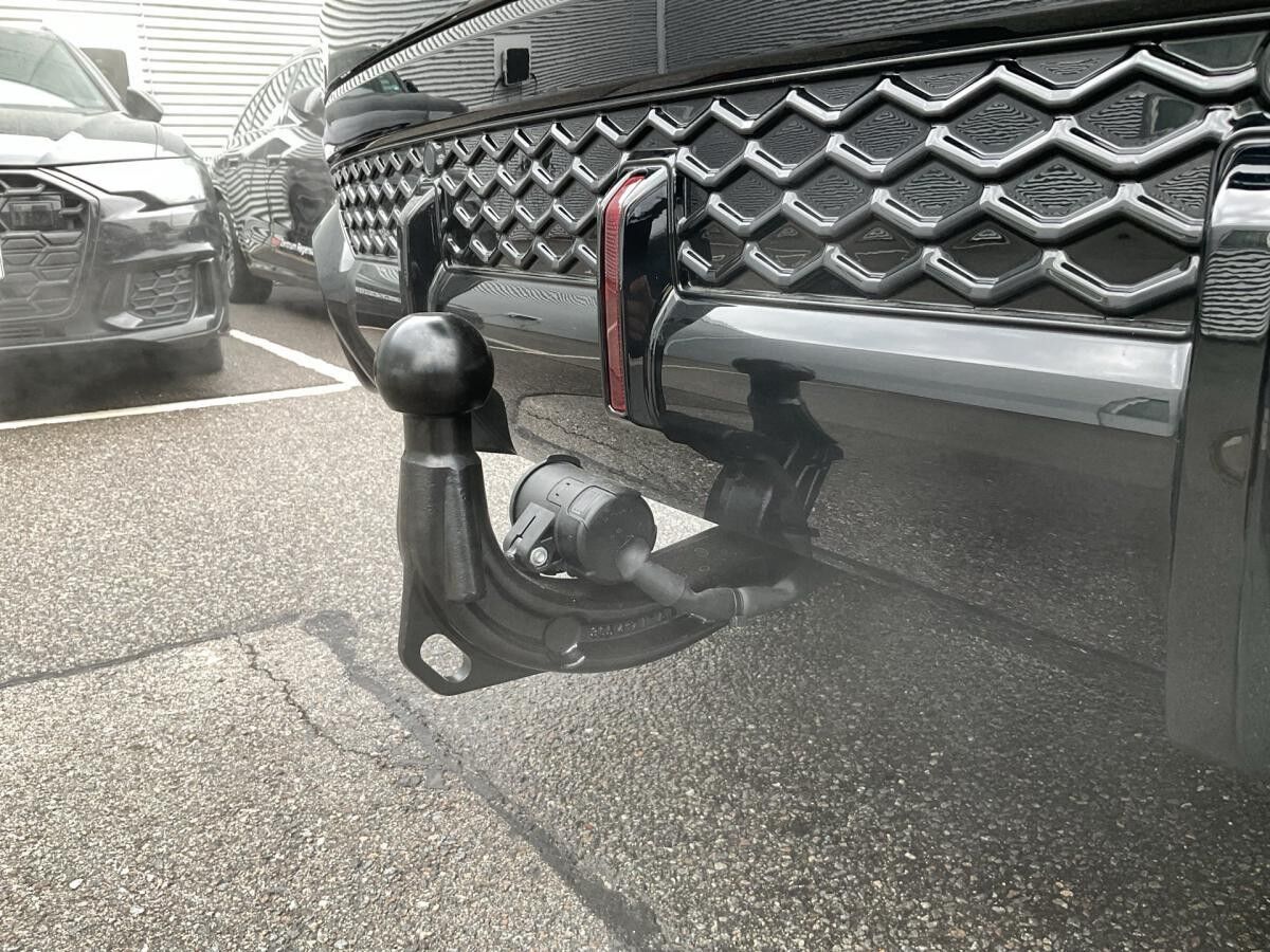 Audi RS Q8 SUV performance tiptr. Vmax 305 PANO HUD 23