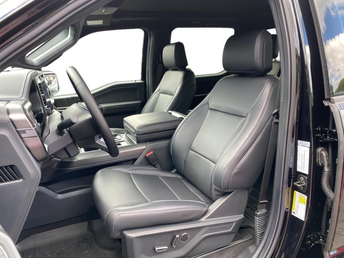 Ford F 150 LARIAT Black Edition 2025 4X4 5.0L
