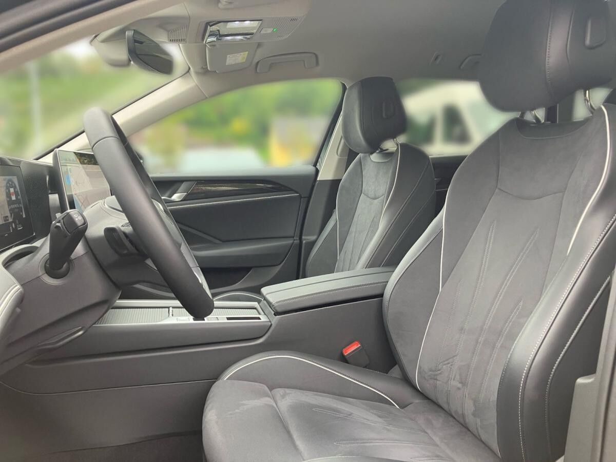 Volkswagen Passat Business 2.0 TDI DSG / IQ.Drive, AHK, LED