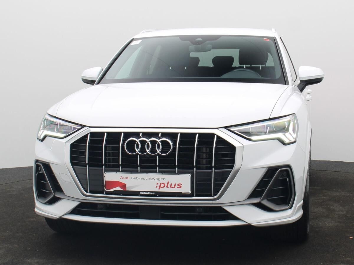 Audi Q3 S-Line 45TFSIe S-tronic/ Navi, 360°, AHK, LED